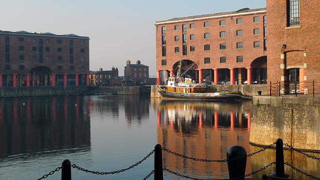 Liverpool docks3.JPG
